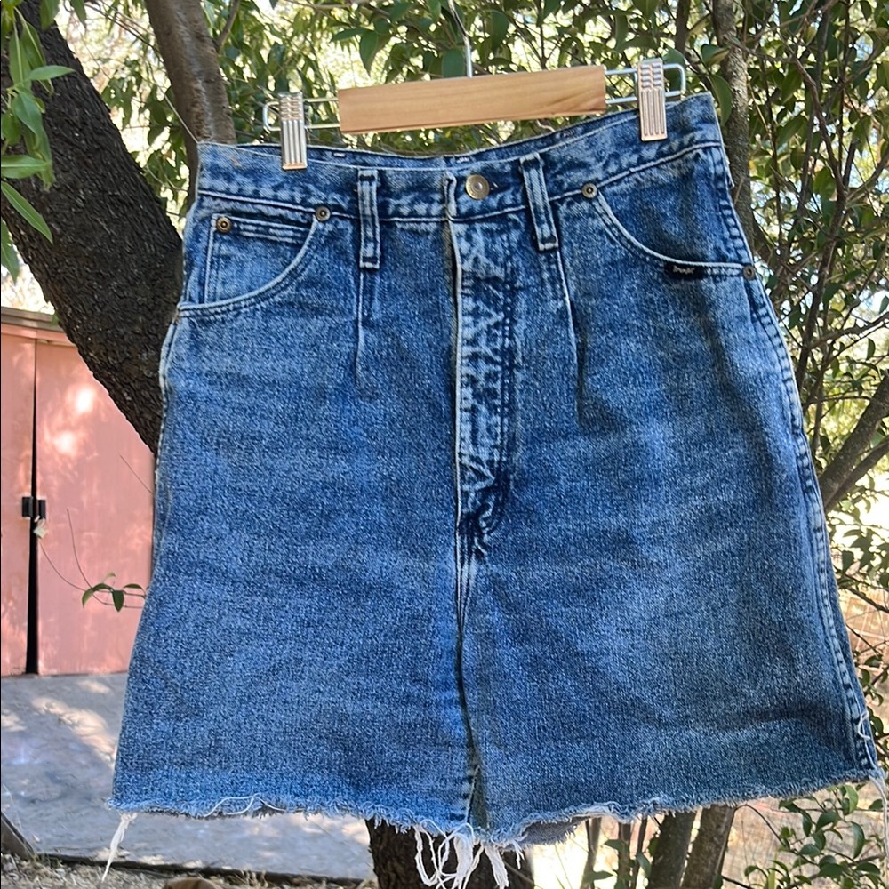Size 29 waist Highwaisted Vintage Wrangler Mom Shorts